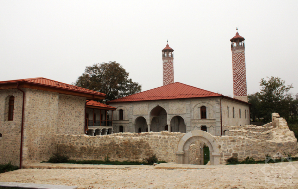 Aschaghi-Gövhar-Agha-Moschee: Ein seltenes Beispiel des historischen und architektonischen Erbes von Schuscha VIDEO
