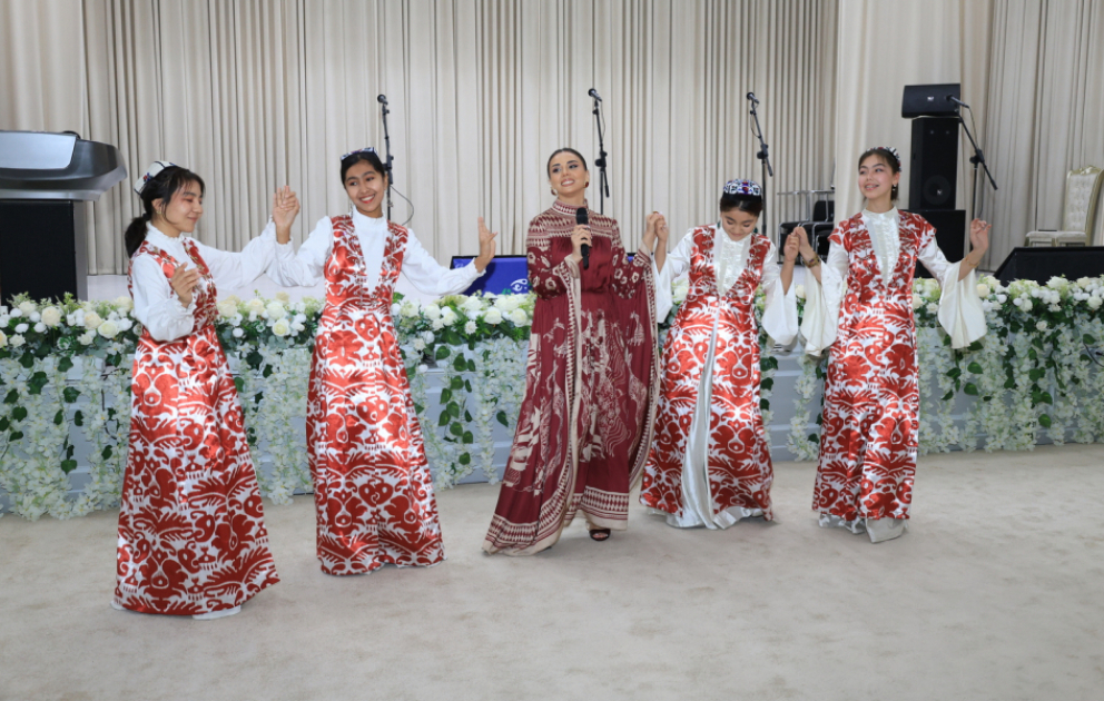 Fərqanə Dövlət Universitetində “Azərbaycan sənət və ədəbiyyat günləri” çərçivəsində möhtəşəm konsert VİDEO