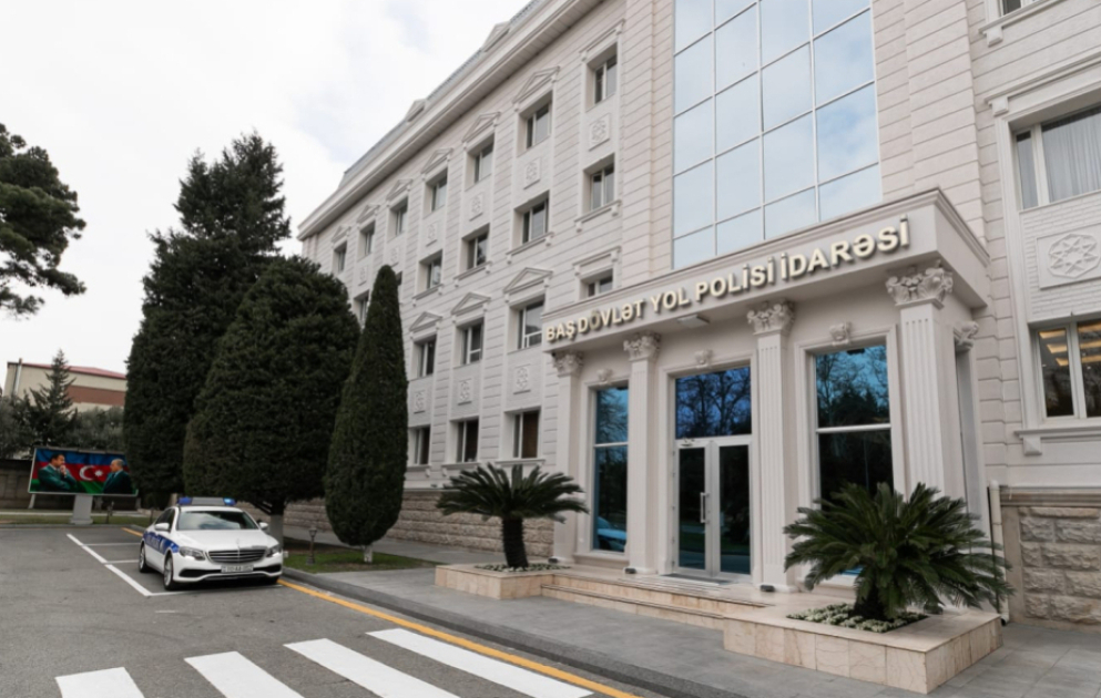 BDYPİ: Sürücülər sürüşkən yolun və yüksək sürətin ağır nəticəyə səbəb olduğunu nəzərə almalıdırlar VİDEO