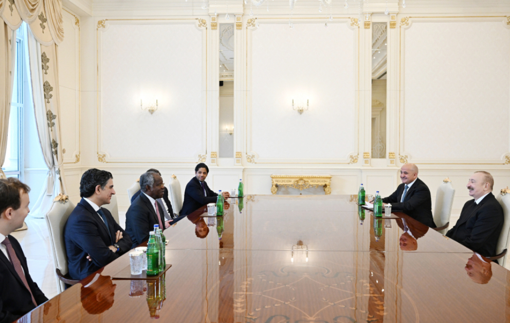 Präsident Ilham Aliyev empfängt Geschäftsführer von Global Infrastructure PartnersVIDEO