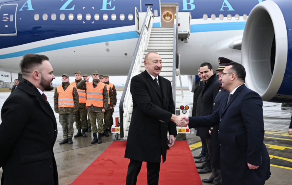 Präsident Ilham Aliyev zu Staatsbesuch in der Slowakei eingetroffen VIDEO