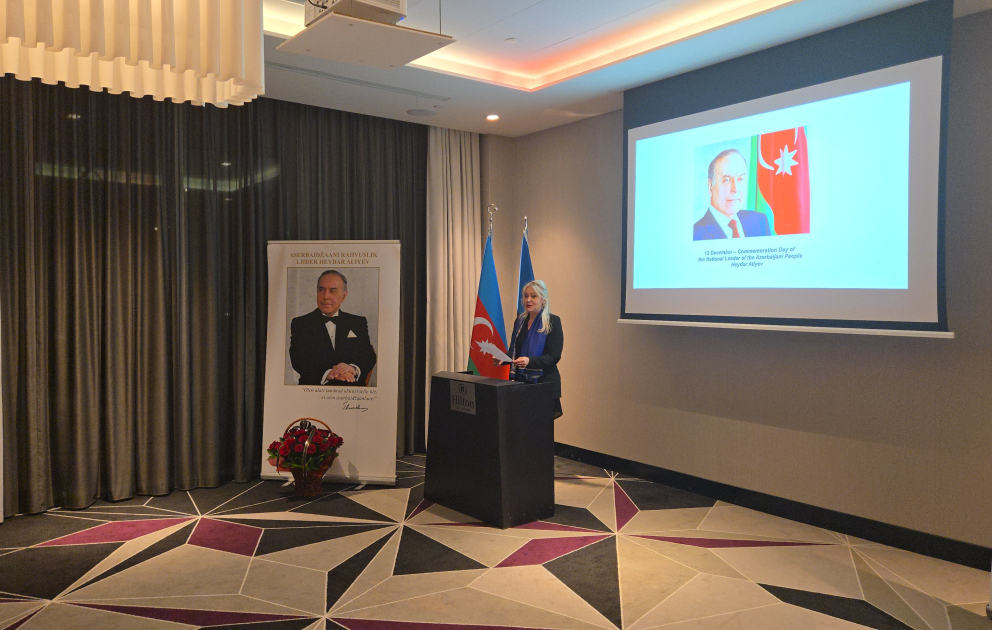 Estoniyada Ümummilli Lider Heydər Əliyevin xatirəsi anılıb VİDEO