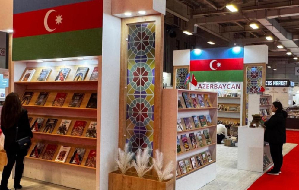 İstanbul Beynəlxalq Kitab Sərgisində Ümummilli Lider Heydər Əliyevə həsr olunan kitab sərgisi açılıb VİDEO