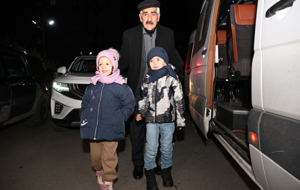 Laçın şəhərinə, Xocavənd rayonunun Hadrut və Qırmızı Bazar qəsəbələrinə və Ağdamın Xıdırlı kəndinə köç karvanları yola salınıb VİDEO