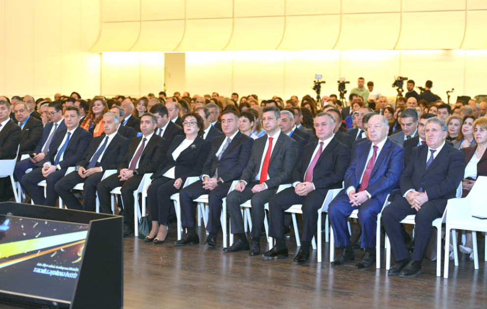 Həkimləri Təkmilləşdirmə İnstitutunun 90 illik yubileyinə həsr olunmuş beynəlxalq elmi-praktik konqres işə başlayıb - YENİLƏNİB  VİDEO