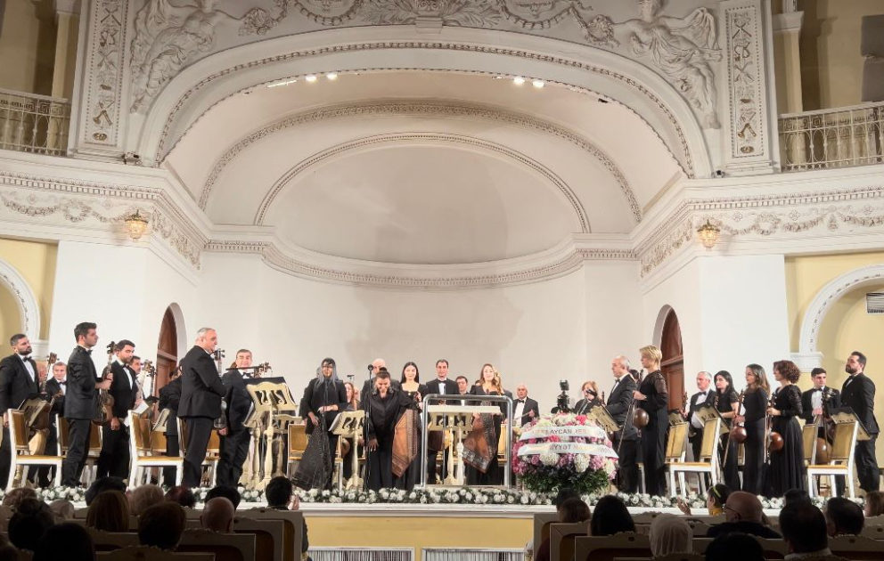 Filarmoniyada Xalq şairi Fikrət Qocanın 90 illiyinə həsr edilən konsert olub VİDEO