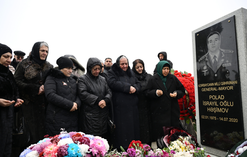 Şəhid general-mayor Polad Həşimov və mayor Murad Məmmədovun xatirələri anılıb VİDEO