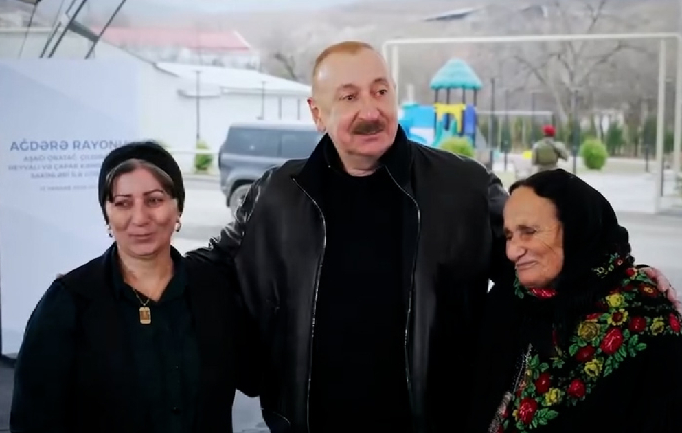 Le président Ilham Aliyev partage une publication de sa rencontre avec les habitants d'Aghdéré VIDEO