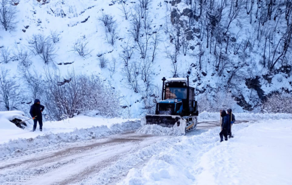 Quba-Xınalıq yolu qardan təmizlənib  FOTO VİDEO