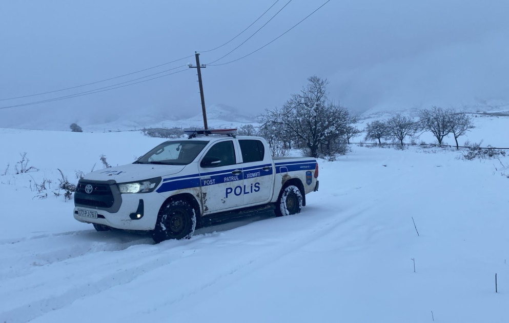Xocavənddə qarlı hava şəraiti ilə əlaqədar polis gücləndirilmiş rejimdə xidmət aparır VİDEO
