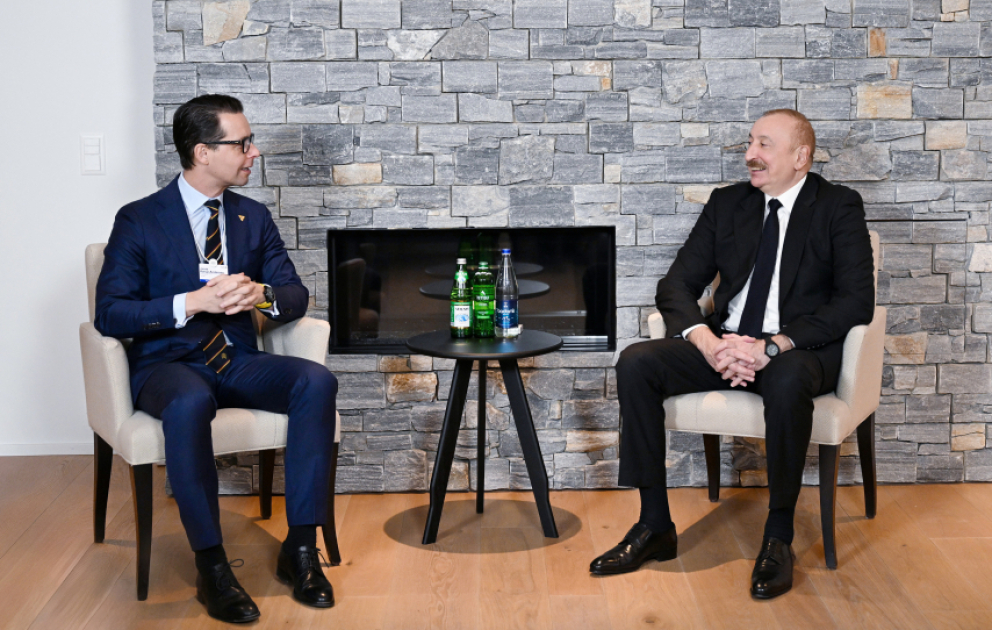 President Ilham Aliyev met with CEO of Carlsberg Group in Davos VIDEO