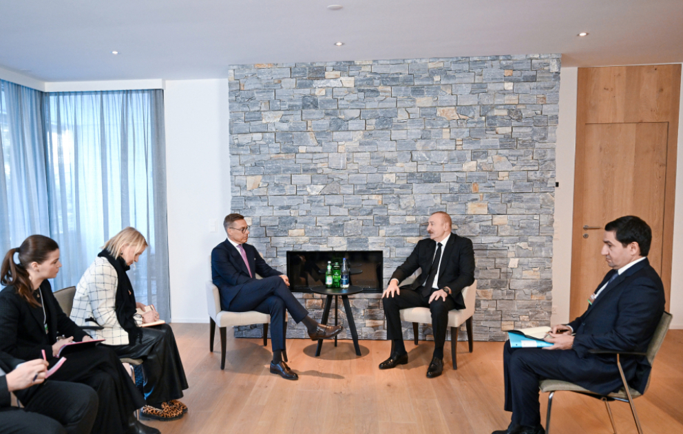 Le président azerbaïdjanais rencontre son homologue finlandais à Davos VIDEO