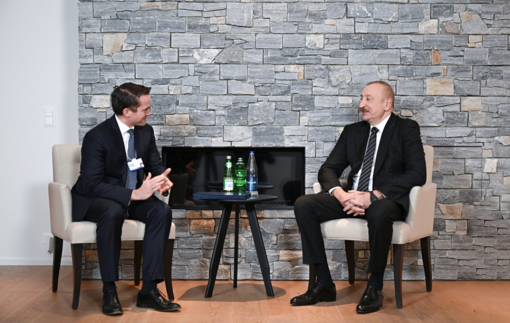 Prezident İlham Əliyev Davosda “Brookfield Asset Management” şirkətinin prezidenti ilə görüşüb VİDEO