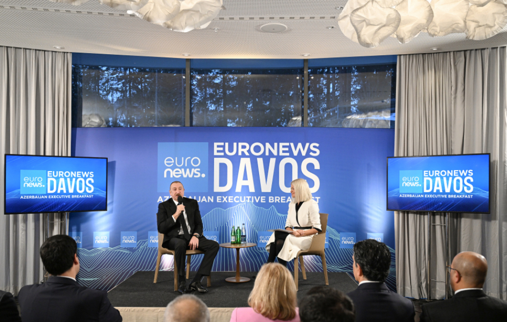 Prezident İlham Əliyev Davosda “Azərbaycan rəhbərliyi ilə səhər yeməyi” adlı tədbirdə iştirak edib VİDEO