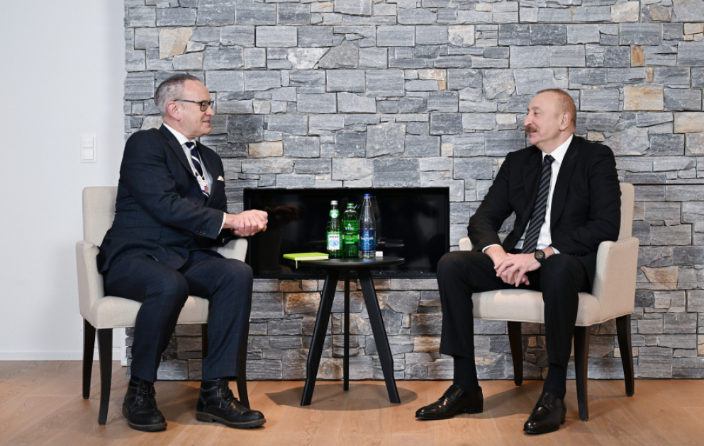 Davos: Präsident Ilham Aliyev trifft Präsident von Dell Technologies für Europa, Nahost und Afrika VIDEO