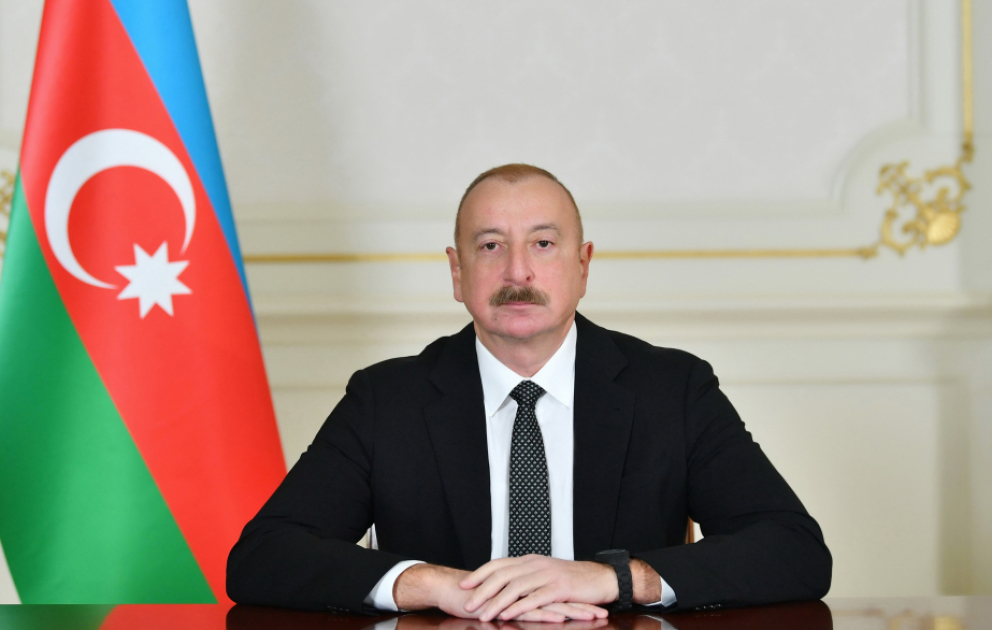Präsident Ilham Aliyev veröffentlicht Beitrag zur Jahresversammlung des Weltwirtschaftsforums VIDEO