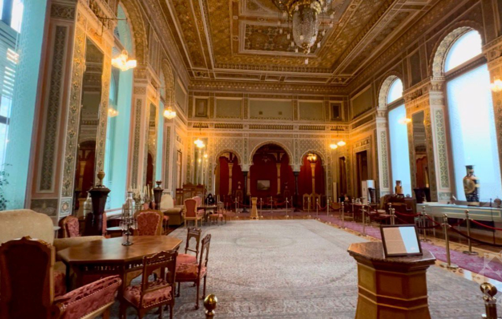 Reiches kulturelles Erbe im historischen Palast: Nationalmuseum für Geschichte Aserbaidschans VIDEO