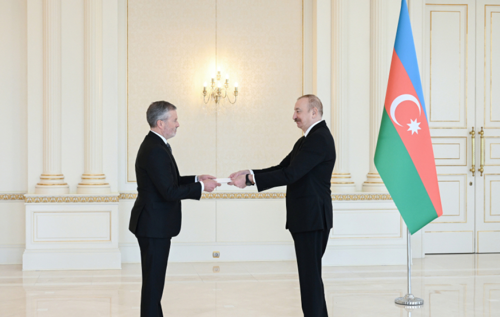 Präsident Ilham Aliyev nimmt Beglaubigungsschreiben des neu ernannten Botschafters Norwegens entgegen VIDEO