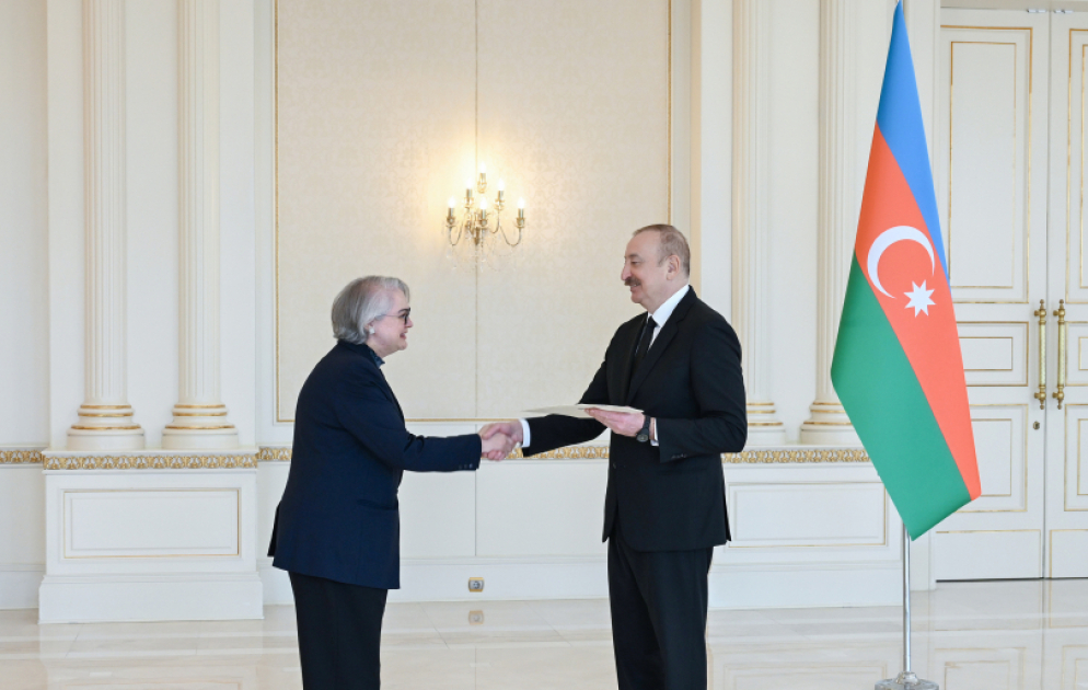 Präsident Ilham Aliyev nimmt Beglaubigungsschreiben der neu ernannten Botschafterin Australiens in Aserbaidschan entgegen VIDEO