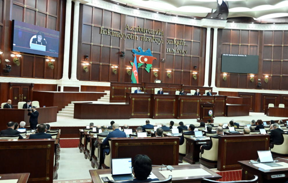 Milli Məclis Naxçıvan Muxtar Respublikasının Konstitusiyasına təklif edilən dəyişiklikləri təsdiqləyib VİDEO