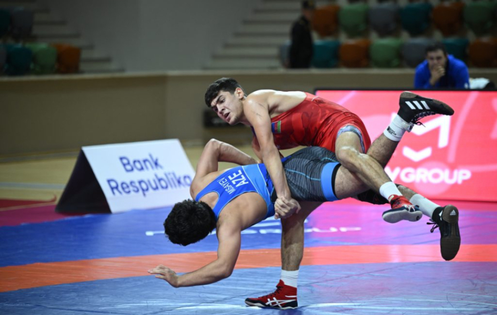 Güləş üzrə Azərbaycan çempionatında ilk finalçılar bəlli olub VİDEO