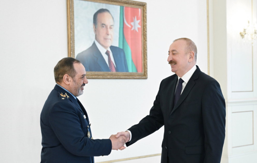 Prezident İlham Əliyev İranın müdafiə və silahlı qüvvələrə dəstək nazirinin başçılıq etdiyi nümayəndə heyətini qəbul edib VİDEO