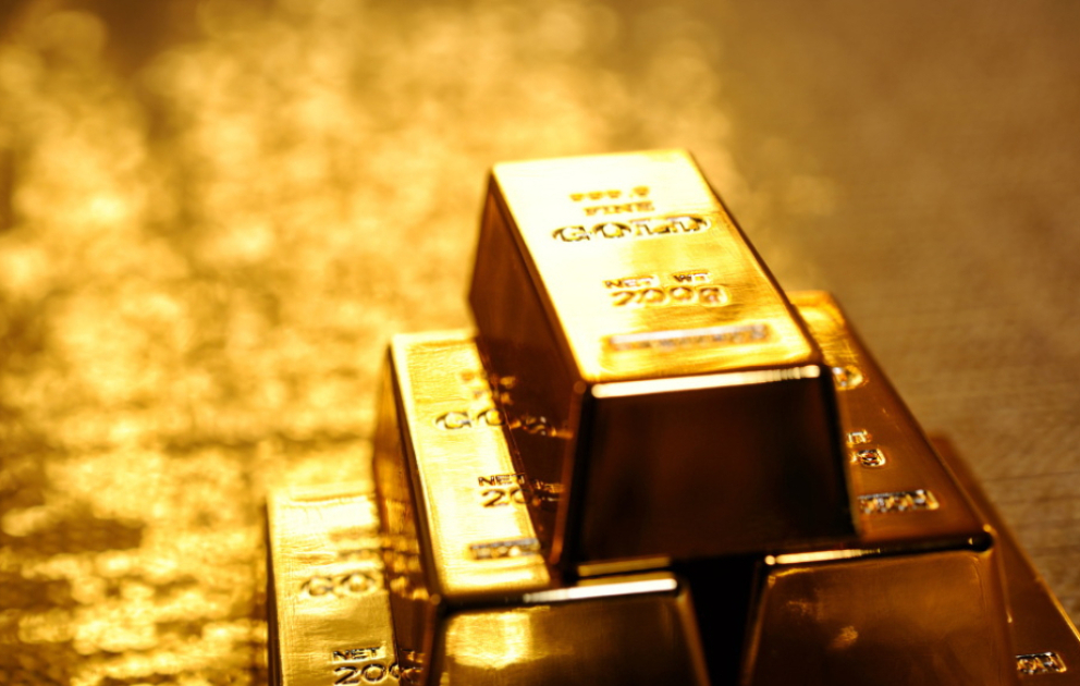 Gold and silver prices fluctuate on global market VIDEO