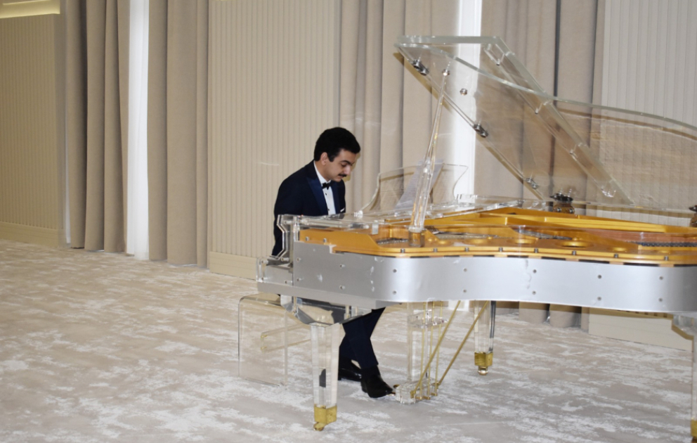 Musiqi ilə aşılan sərhədlər: Qəbələdə autizmli pianoçunun konserti olub VİDEO