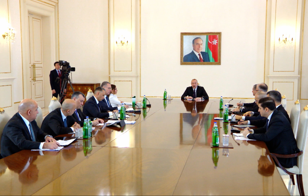 Prezident İlham Əliyevin sədrliyi ilə “Azərbaycanın yeni rəqəmsal arxitekturası” adlı vahid fəaliyyət planına həsr olunmuş müşavirə keçirilib  YENİLƏNƏCƏK  VİDEO