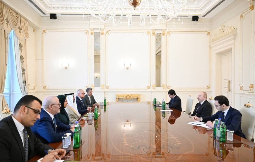 Президент Ильхам Алиев принял делегацию во главе с президентом Арабского парламента ВИДЕО