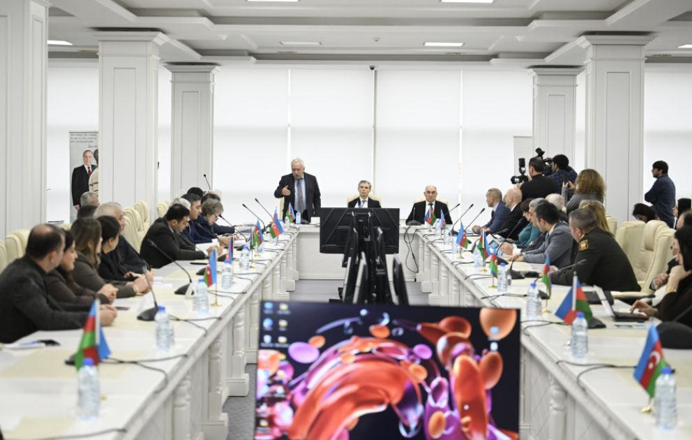 Rəqəmsallaşma və sosial informasiyanın inkişaf məsələləri müzakirə olunub VİDEO