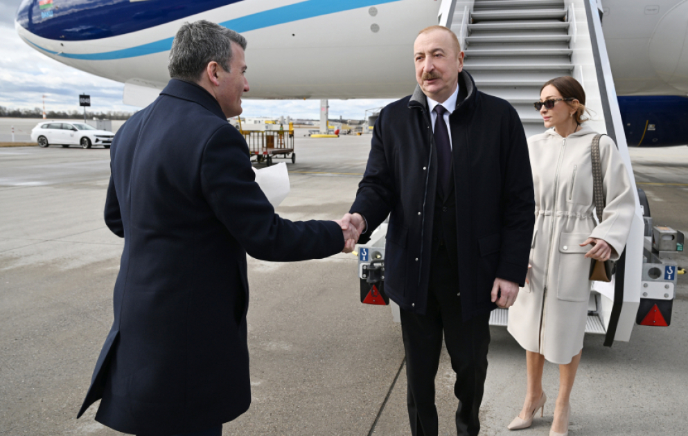 Le président Ilham Aliyev arrive en visite en Allemagne VIDEO