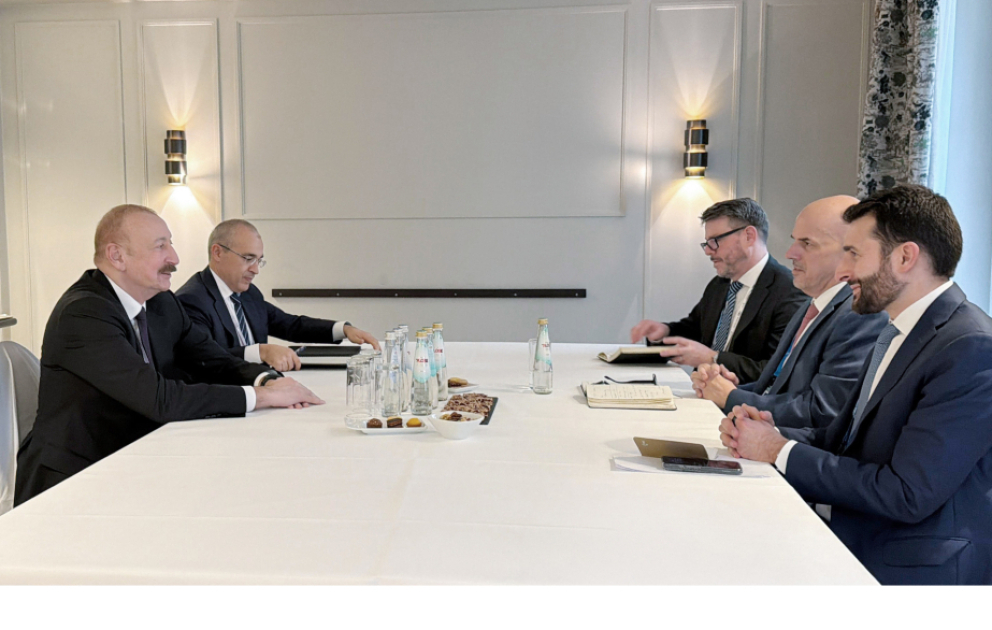 Prezident İlham Əliyev Münxendə “Oracle” korporasiyasının baş icraçı direktoru ilə görüşüb VİDEO