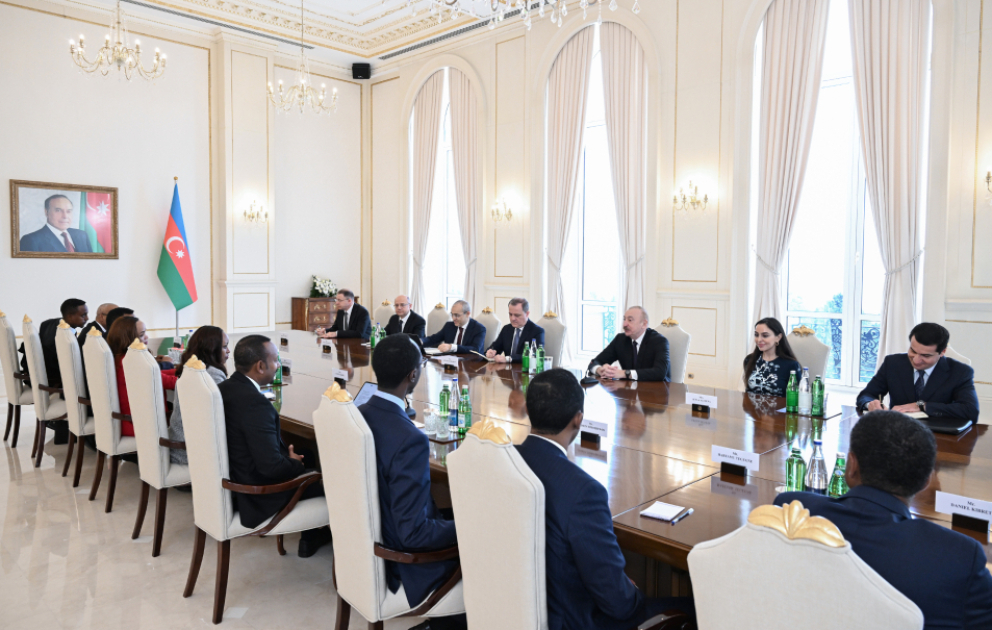 Präsident Ilham Aliyev und Äthiopiens Premierminister Abiy Ahmed Ali treffen sich im erweiterten Kreis AKTUALISIERT VIDEO