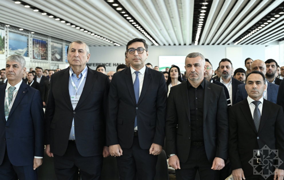 Azərbaycanda ilk dəfə təşkil olunan Məşqçilər Forumunun açılışı olub - YENİLƏNİB VİDEO