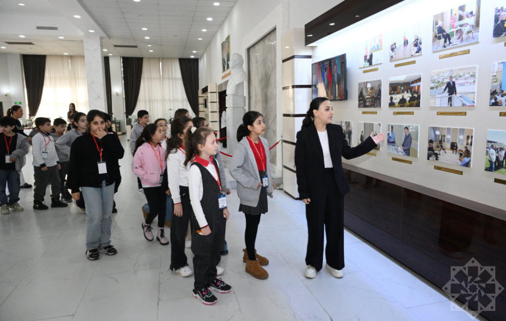 Students of LANDAU School visit AZERTAC VIDEO