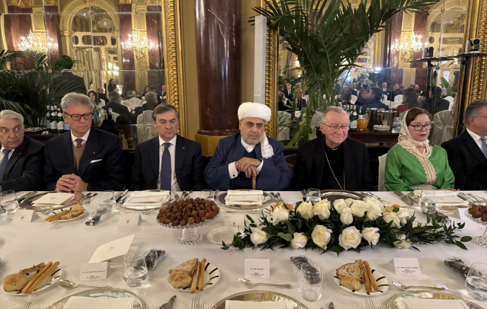 Romada üç monoteist dinin nümayəndələrinin iştirakı ilə iftar süfrəsi açılıb VİDEO