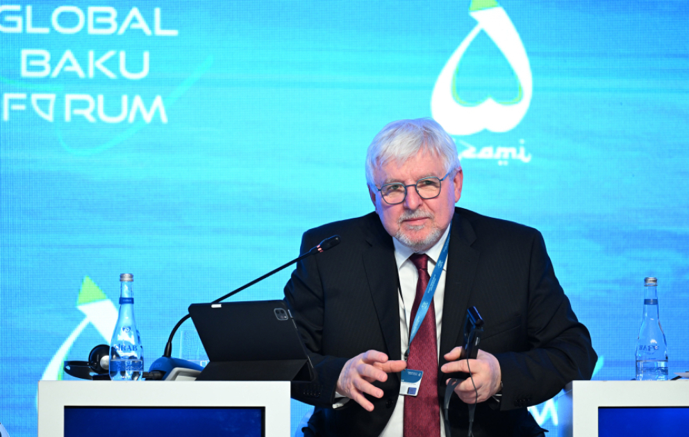 Çexiyanın sabiq Baş naziri: Dünyada siyasi və iqtisadi parçalanma dərinləşir VİDEO