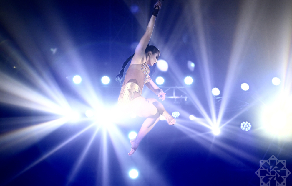 Bakıda “Səmaya yüksələnlər” şousu VİDEO