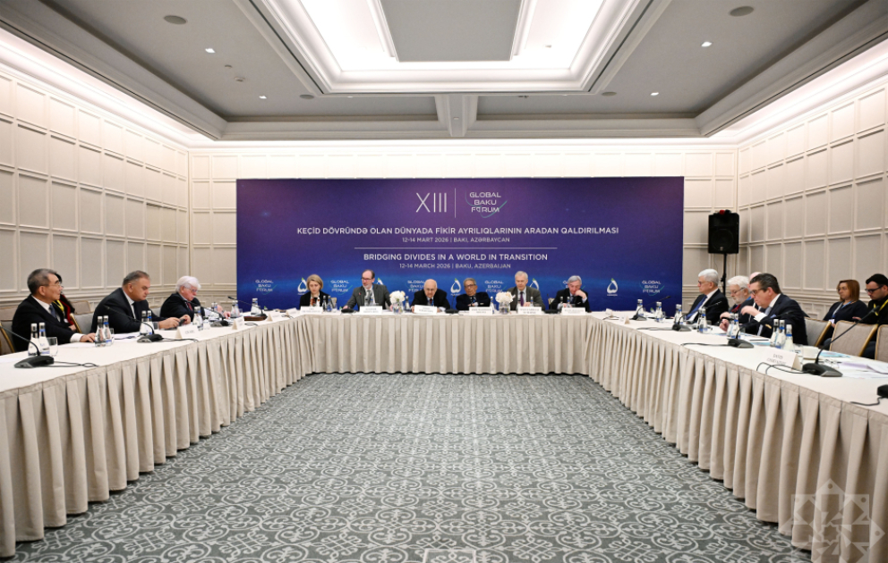 Business-Gipfel zu Energie und Infrastruktur beim Globalen Baku- Forum VİDEO