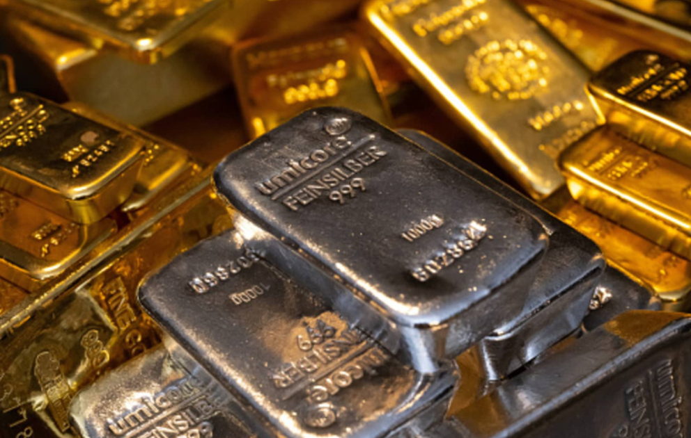 Gold and silver prices drop on global markets VIDEO
