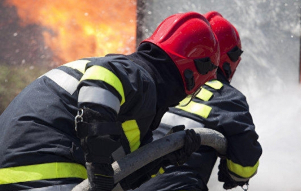 Nəsimi rayonunda yaşayış binasında baş verən yanğın söndürülüb VİDEO
