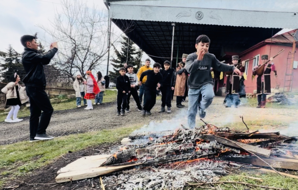 Şamaxının Meysəri kəndində İlaxır çərşənbə - Adət-ənənələr necə yaşadılır? REPORTAJ VİDEO
