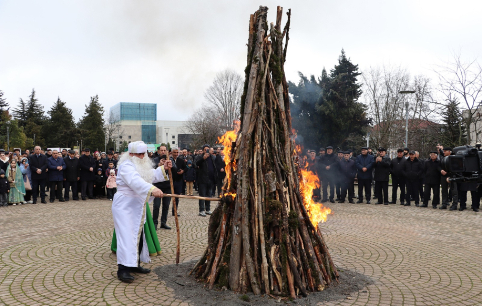 Qəbələdə Novruz tonqalını “Dədə Qorqud” alovlandırıb VİDEO