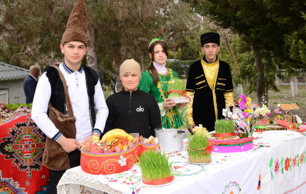 Bahar fəsli Kürdəmirdə coşqu ilə qarşılanır: Novruz tonqalı qalandı VİDEO