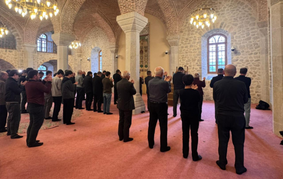 Şuşada Ramazan bayramı namazı qılınıb VİDEO