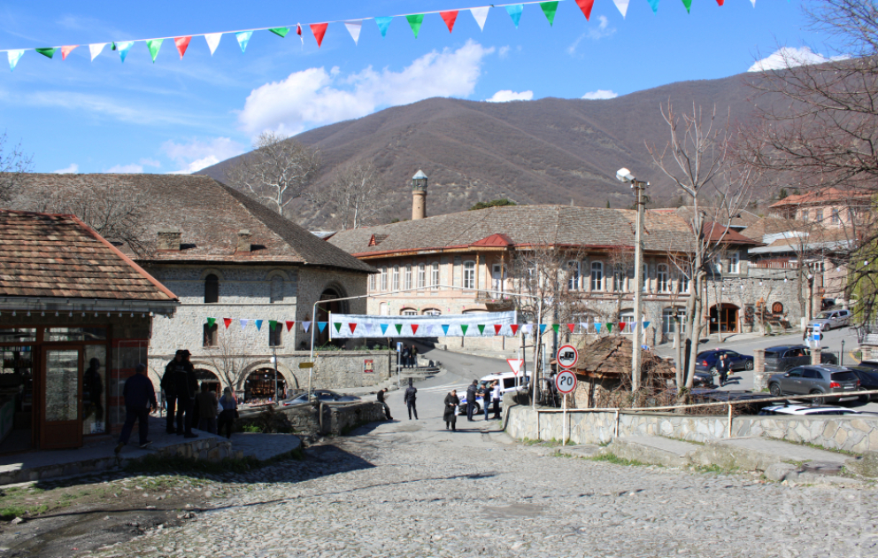 Şəkinin Gəncəli məhəlləsində yaşadılan milli dəyərlər dünyaya səs salır VİDEO