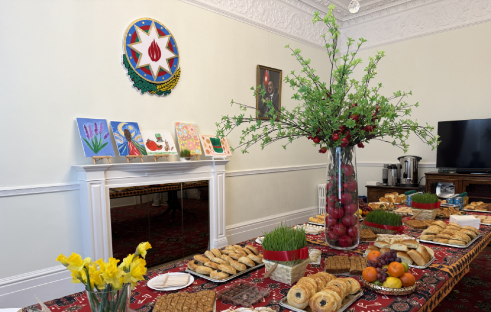 Londondakı Azərbaycan məktəbinin şagirdləri Novruz bayramını qeyd ediblər VİDEO