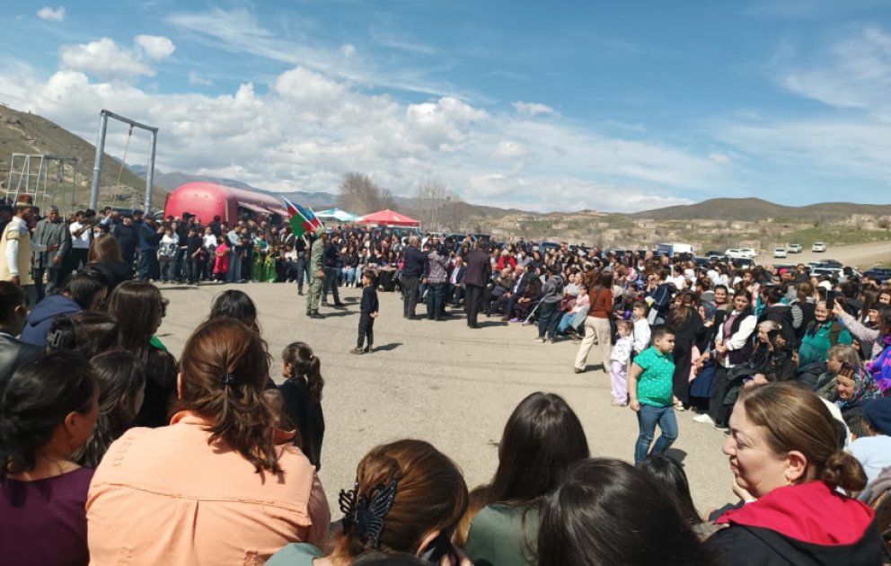 Cəbrayılda bayram coşqusu: Dədə Qorqud tonqalı alovlandırdı, Şah qanunu pozanlara cəza verdi VİDEO
