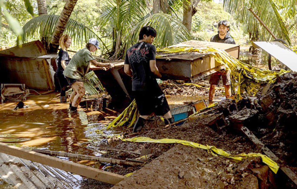 Havayda güclü daşqınlar nəticəsində 2000-dən çox insan elektriksiz qalıb VİDEO